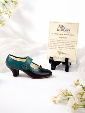 Just  the Right Shoe Raine “Suffragette” Miniature Shoe w/ COA Retired 1999